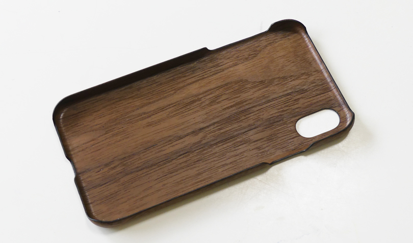 WOODWEクルミ材木製iPhoneケース表